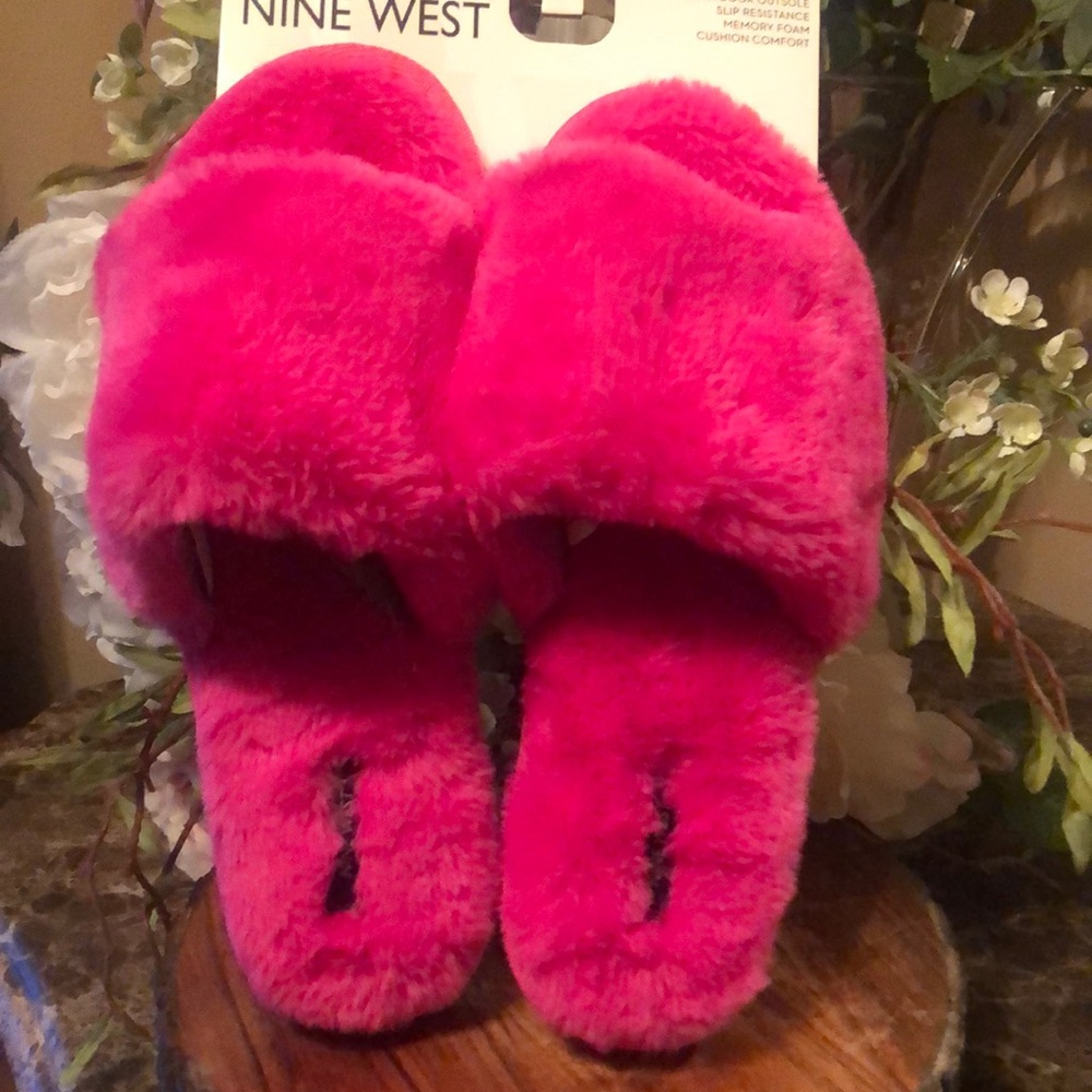 NINE WEST Indoor & Outdoor Outsole Ladies' Slippers. US 9-10
